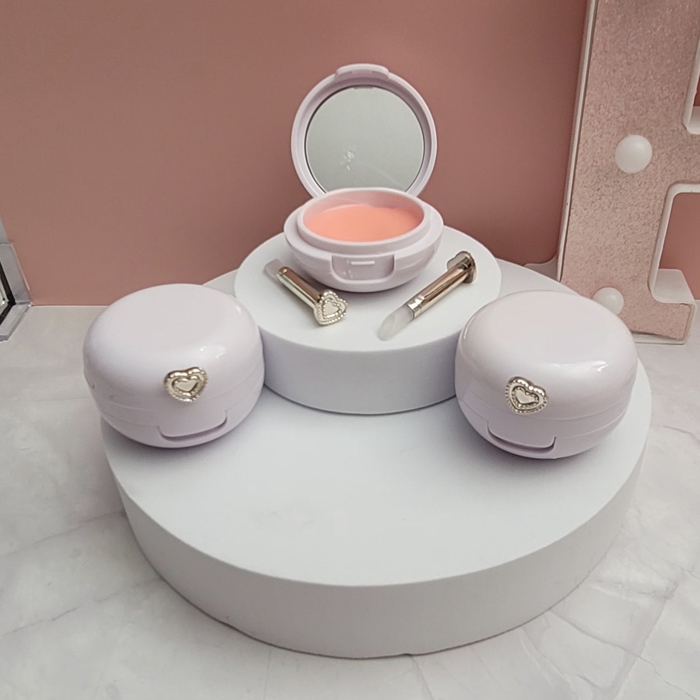 Lip Balm with mirror and aplicator