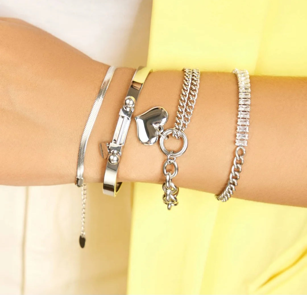 Bracelets / Pulseras