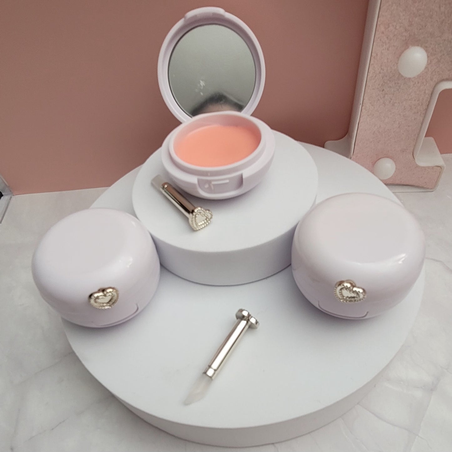 Lip Balm with mirror and aplicator