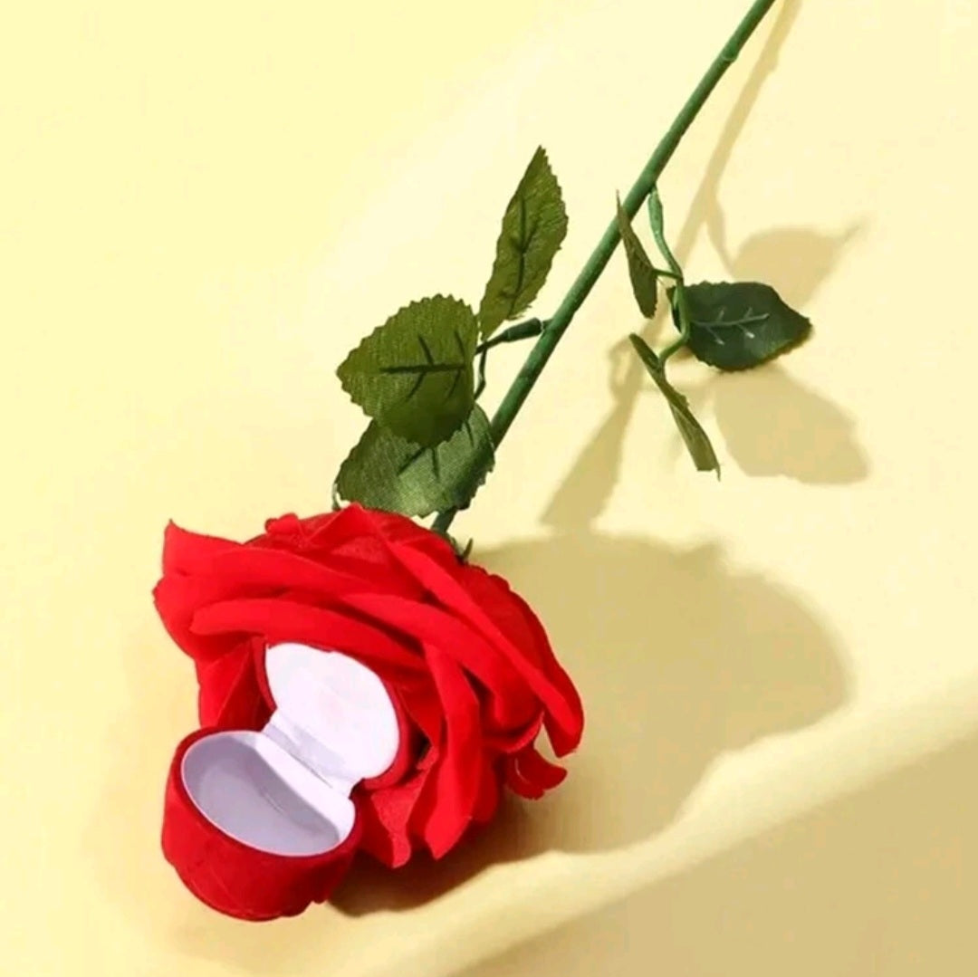 Ring Rose and chocolate holder