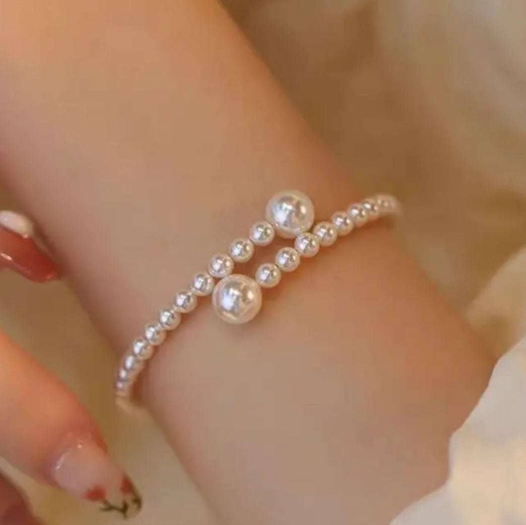 Pearls rings and bracelet