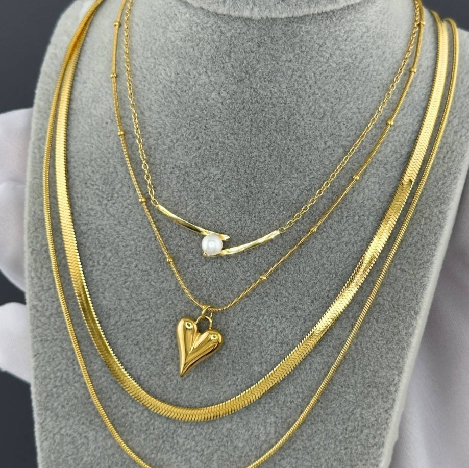 Laura Pearl Necklace