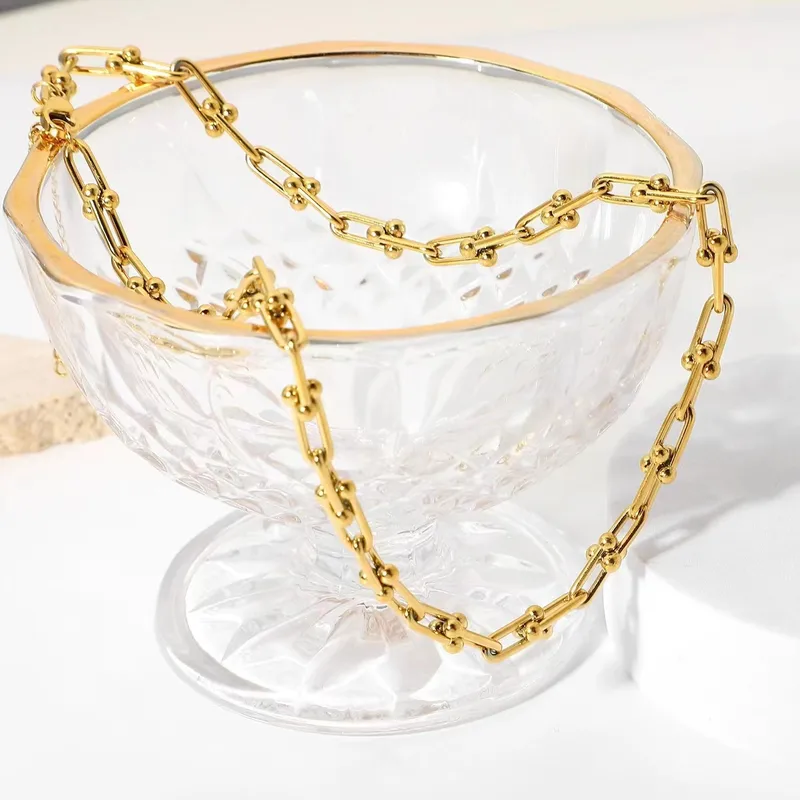 Minimalist Chain Set